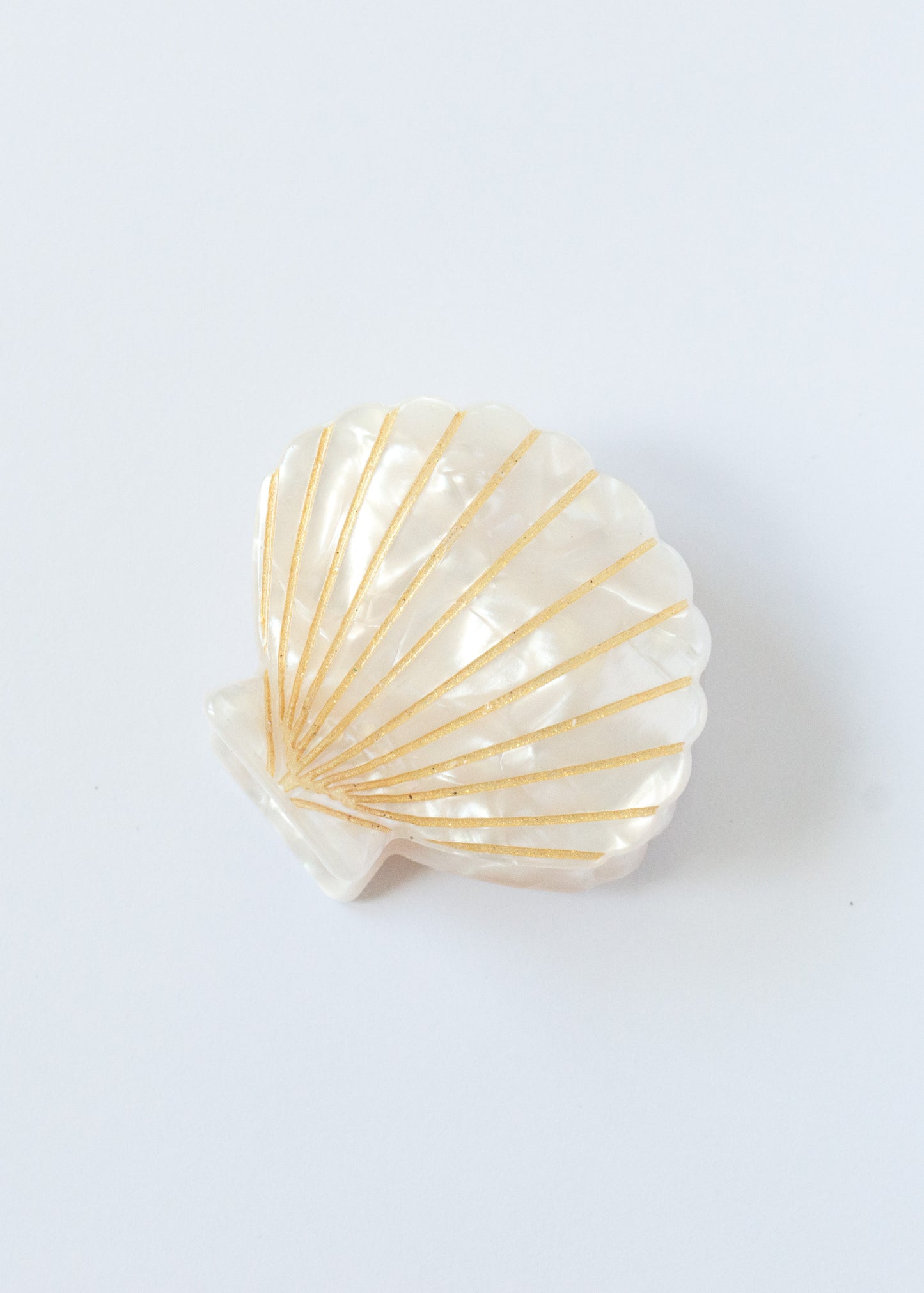 Caspian Shell Claw- Pearl White